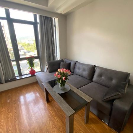 Sunny Apartment Dilijan Luaran gambar